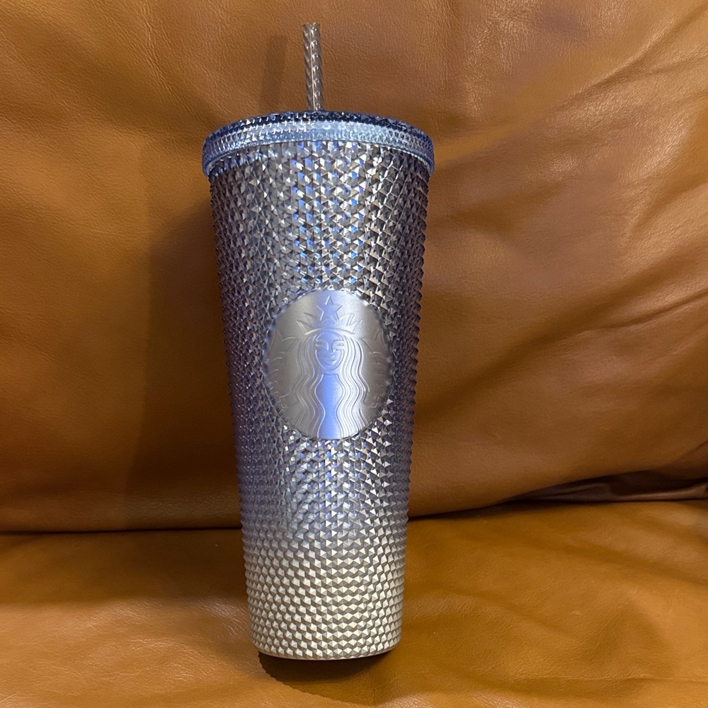 NWT Starbucks Holiday 2023 Icy Blue Silver Ombre Venti Studded Cold Cup 24 Ounce